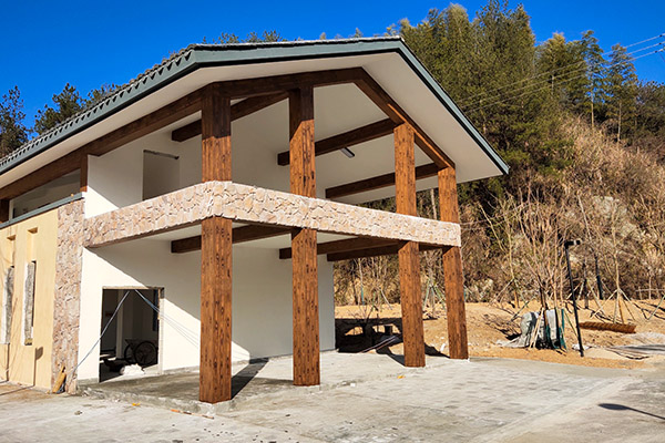 安慶市岳西縣河圖鎮水泥柱子木紋漆施工項目